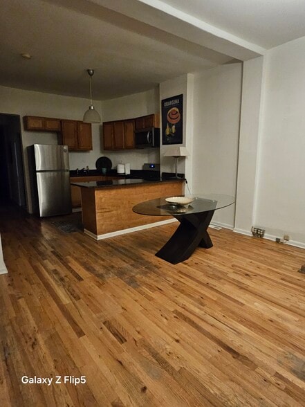 Kitchen/Living Room - 2417 W Warren Blvd