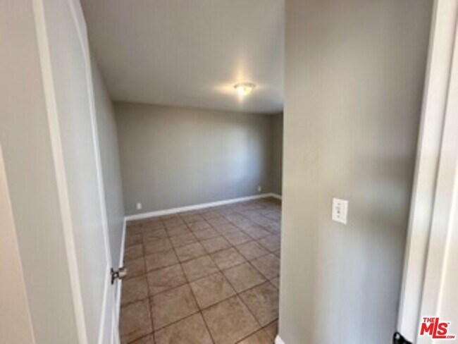 Building Photo - 6137 Toltec Way
