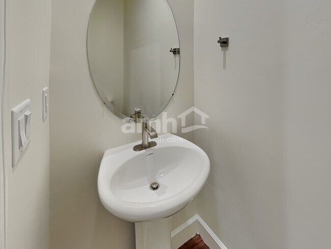 Building Photo - 5966 Verdigris Dr