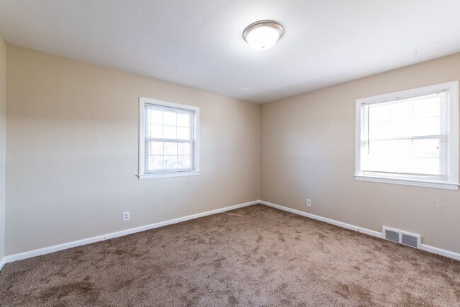 Building Photo - Fall in Love with this home!!!
