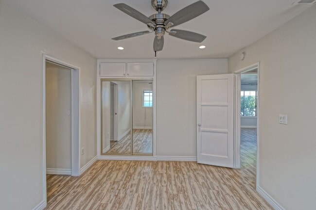 Building Photo - CHARMING & AIRY HOME W/ SPACIOUS FENCED YARD & LARGE 2-CAR GARAGE CLOSE TO SCHOOLS, SHOPPING & MI...