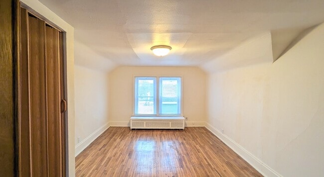 Building Photo - 340 Marble St