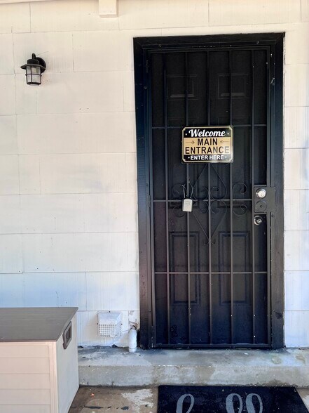 Building Photo - 7819 Glider Ave