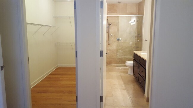 Building Photo - 4810 N Lavergne Ave
