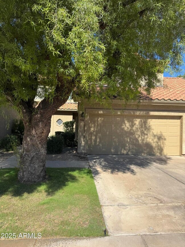 Building Photo - 7960 E Pepper Tree Ln