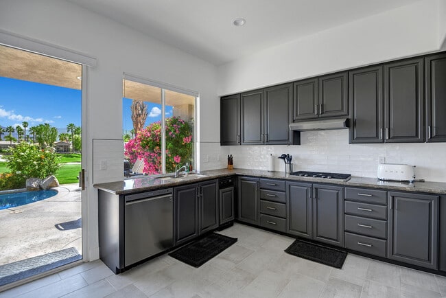 Building Photo - 189 White Horse Trail