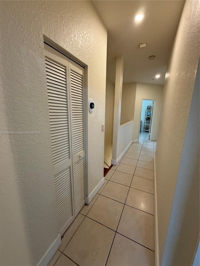 Building Photo - 5660 NW 115th Ct
