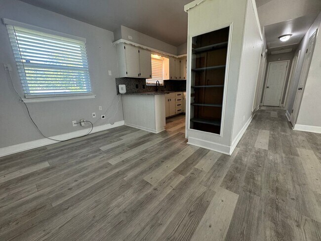 Building Photo - Adorable 3 bedroom 1.5 bathroom in Tulsa