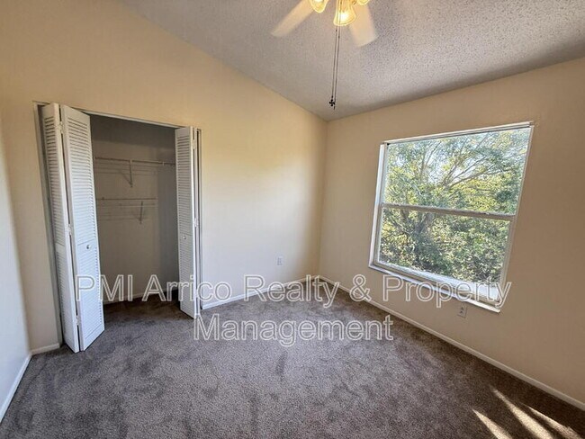 Building Photo - 12653 Longcrest Dr