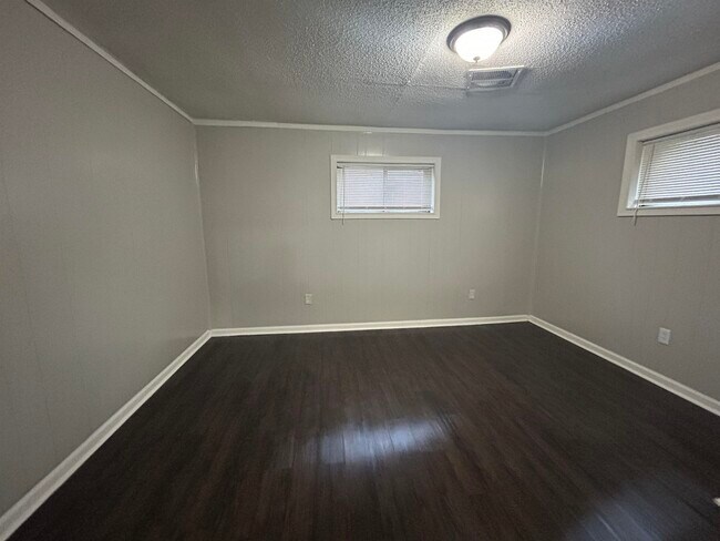 Building Photo - 2926 Mimosa Ave