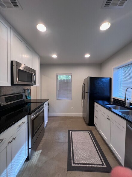 Building Photo - 512 Bouldin Ave