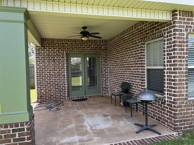 Building Photo - 1065 Crown Walk Dr