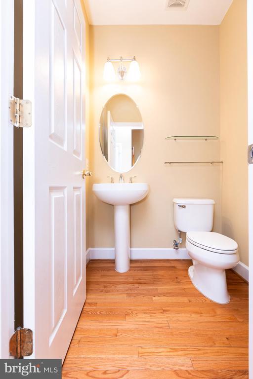 Building Photo - 1206 Maple Grove Ln