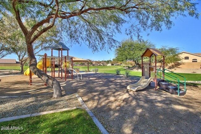 Building Photo - 375 S Buena Vista Ave