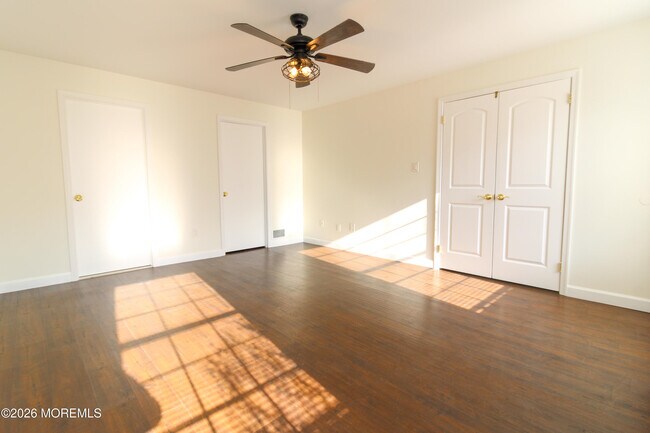 Building Photo - 455 Hawthorne Pl