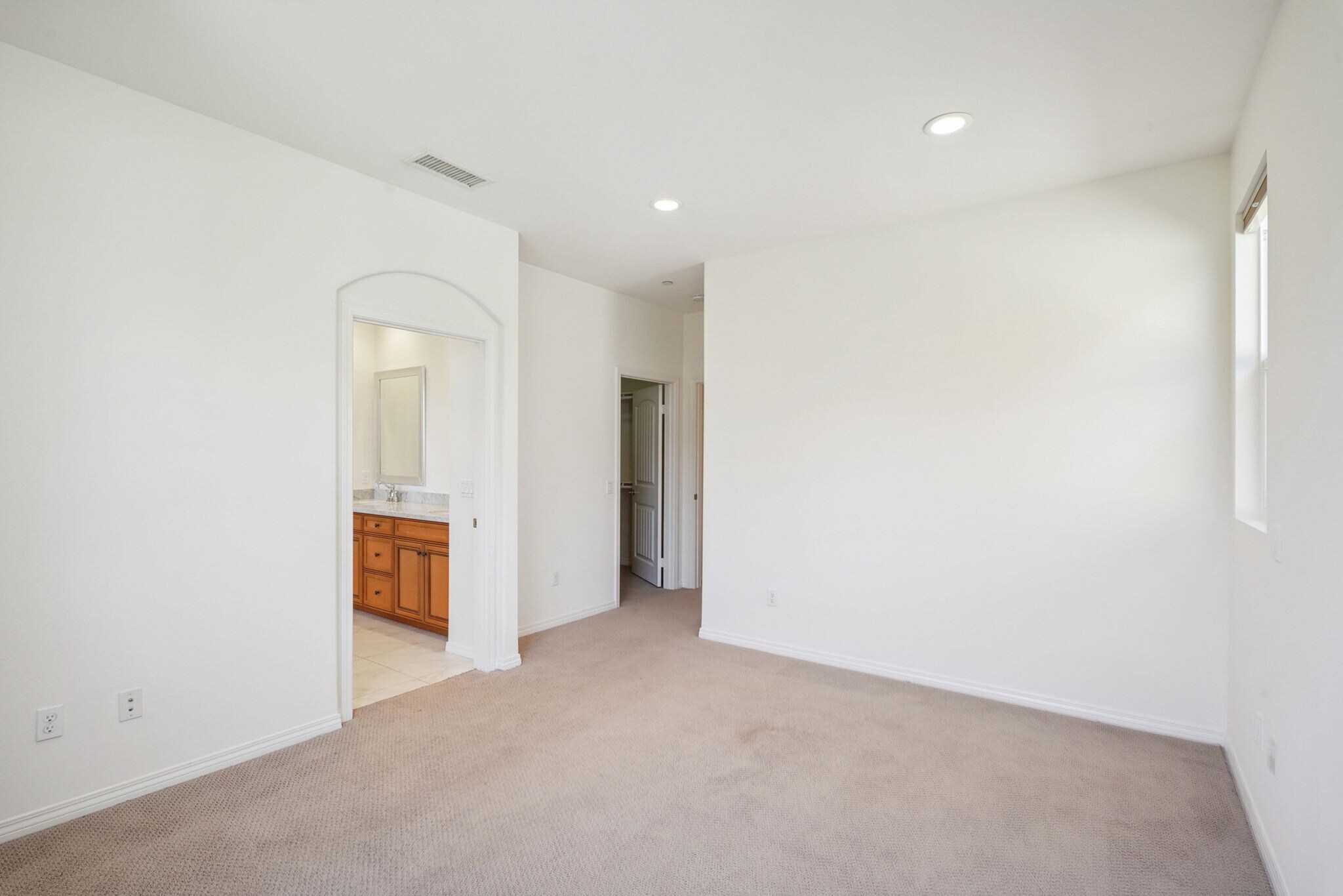 Building Photo - 5858 Levi Ln