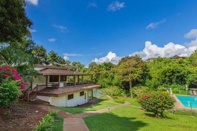 Building Photo - Furnished 2 bedroom, 2 bath, with AC and p...