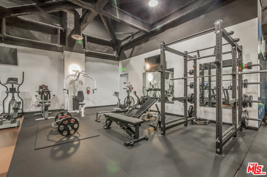 Gym - 1100 Wilshire Blvd