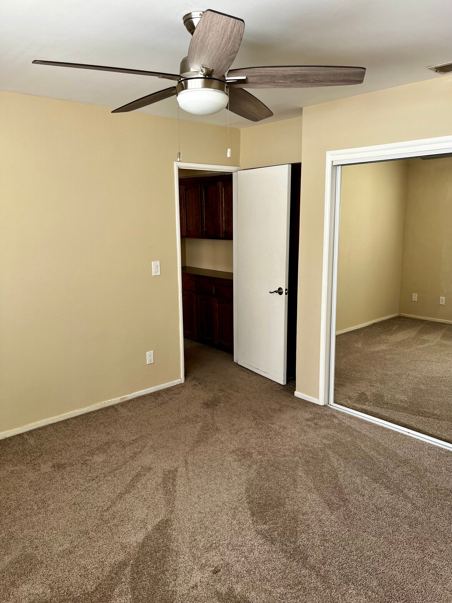 Lower bedroom - 1731 Harriman Ln