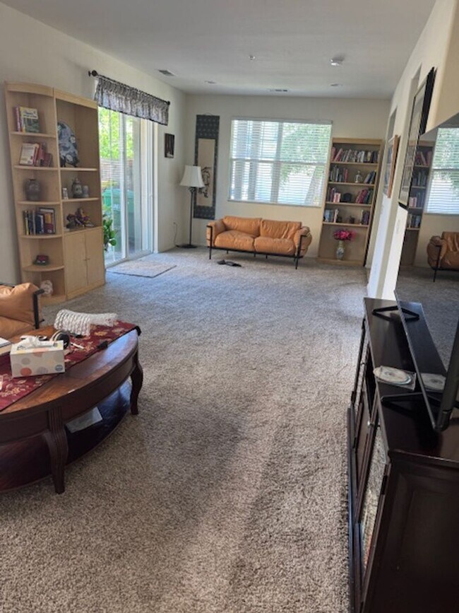 Building Photo - 9137 Arbol del Rosal Way