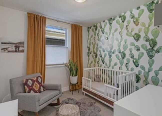 Building Photo - Beautiful Mid-Century Modern Home with lot...