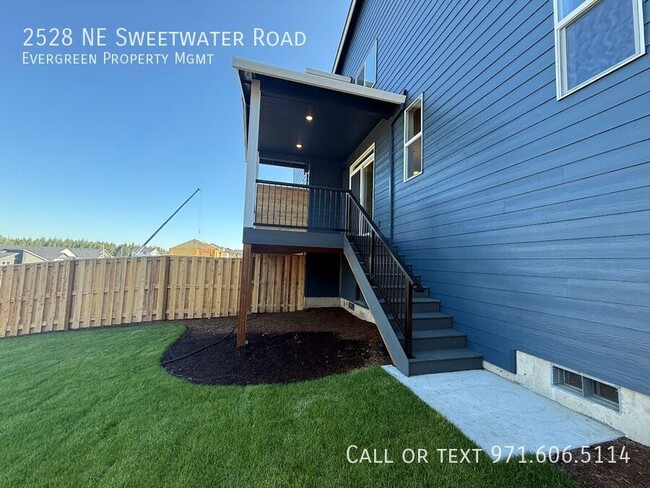 Building Photo - 2528 NE Sweetwater Rd