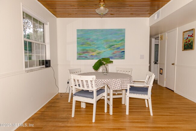 Building Photo - 1345 Orange Cir S