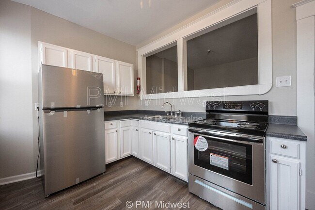 Building Photo - 874 Virginia Ave