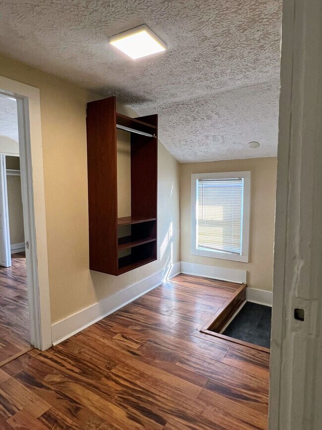 Building Photo - 219 E North St