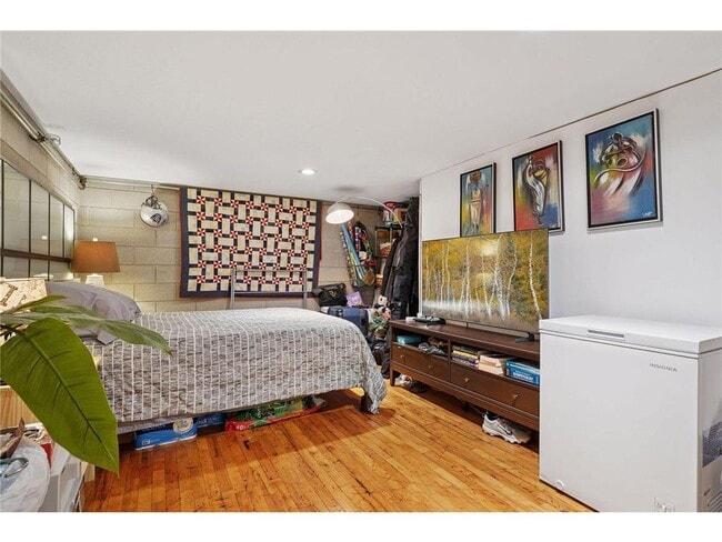 Building Photo - 801 N Washington Ave