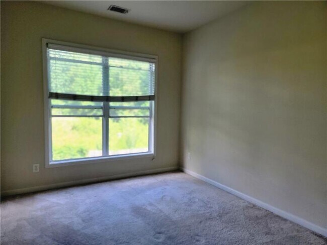 Building Photo - 2143 Worrall Hill Dr