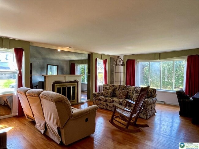 Building Photo - 1331 Armstrong Rd