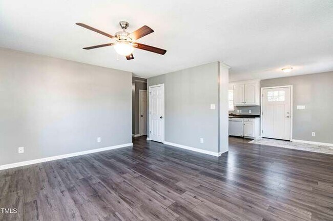 Building Photo - 526 Mill St