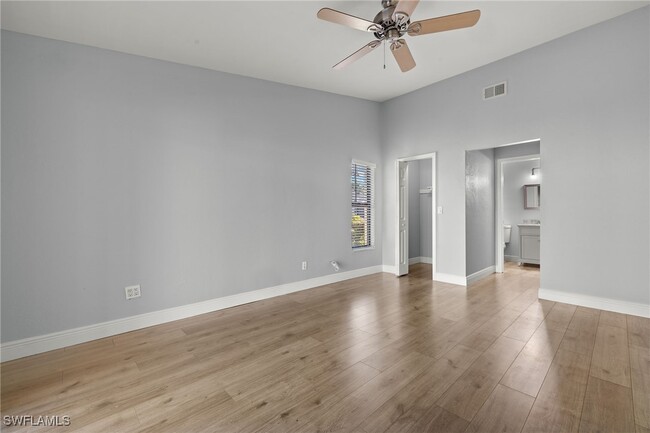 Building Photo - 1518 SW Courtyards Ln