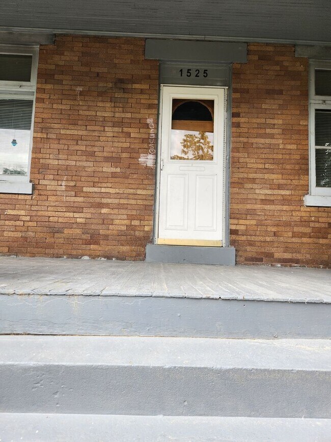 Building Photo - 1525 Dixmont Ave