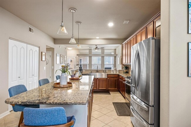 Building Photo - 1117 Nevarez