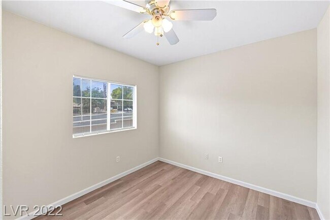 Building Photo - 2 Bed 2 Bath Green Valley Downstairs Condo