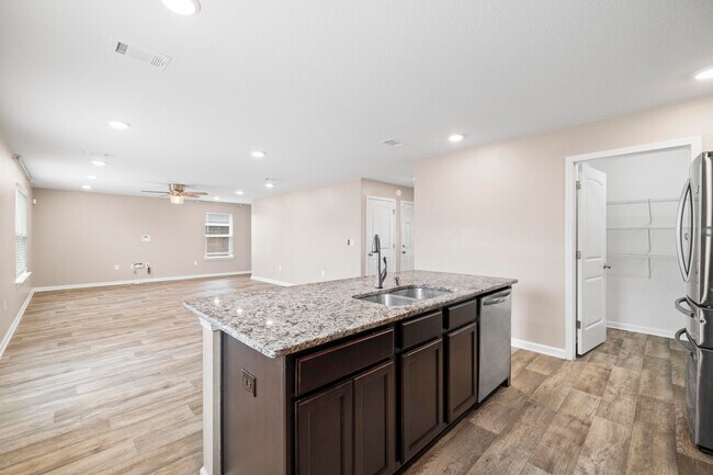 Building Photo - 814 Moorhen Wy