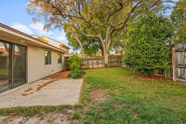 Building Photo - Great Home in Niceville!