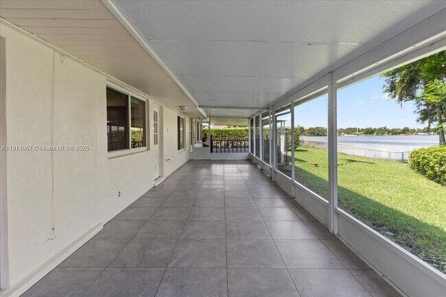 Building Photo - 1961 NE 188th St