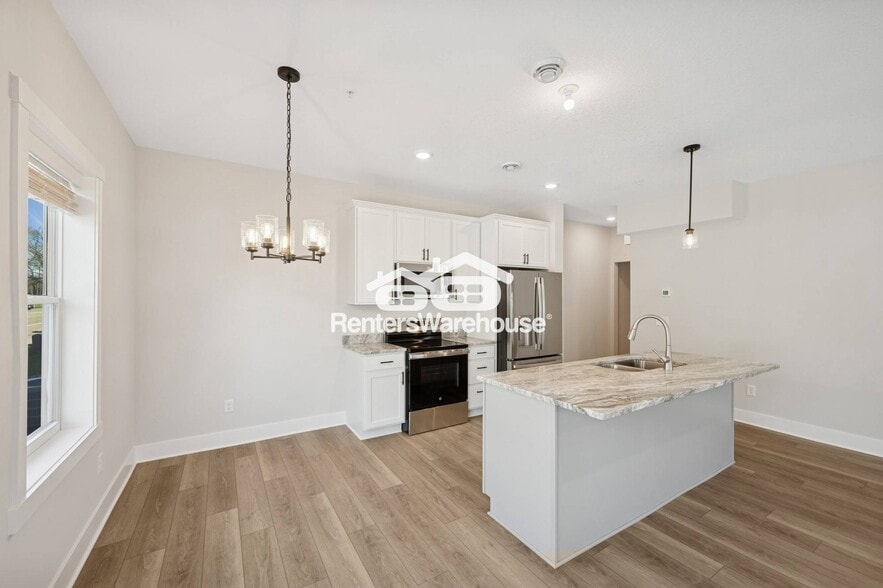 Building Photo - 3413 Douglas Dr N