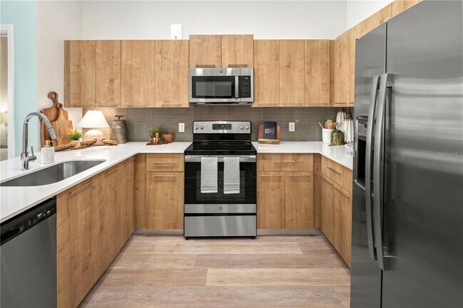 Building Photo - 5256 International Dr