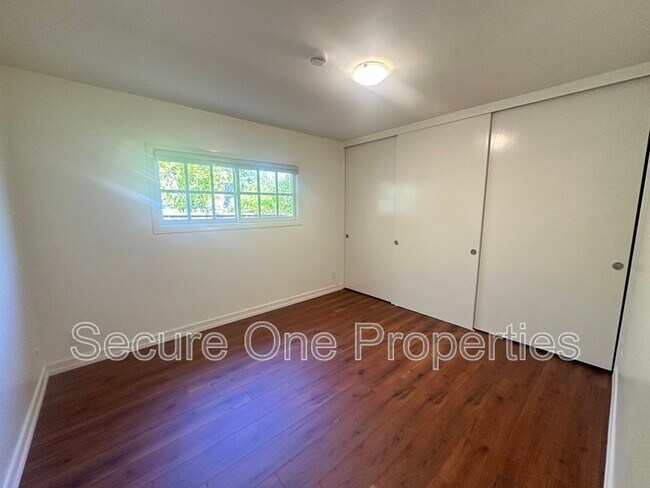 Building Photo - 23338 Los Encinos Way