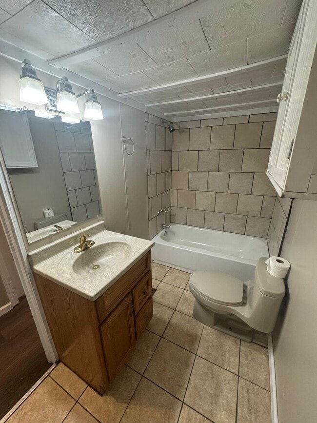 Building Photo - Cute 1 bedroom house Rochester