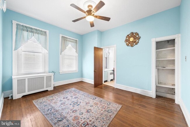 Building Photo - 7301 Chestnut Ave