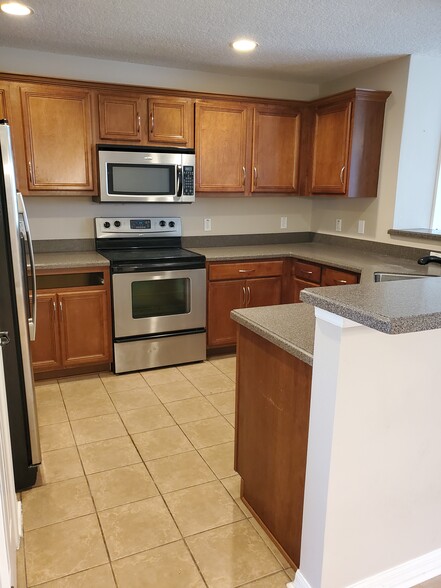 Kitchen - 10816 Great Carlisle Ct