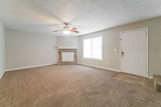 Building Photo - 3008 Cardinal Dr