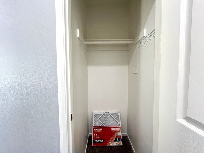 Building Photo - 2 bed, 2 bath located in Corona, CA!