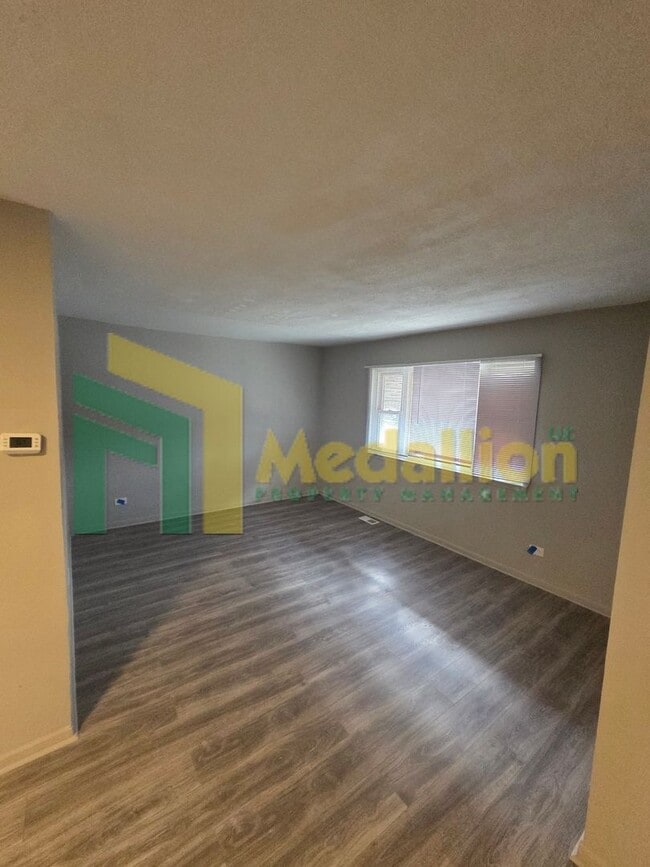 Building Photo - Updated 5-Bedroom Home with Finished Basement and Fenced Yard