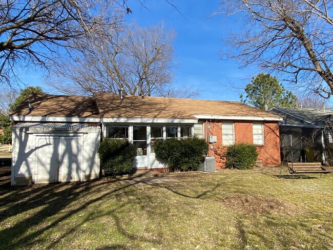 Building Photo - 3 Bedroom house near TU!!!